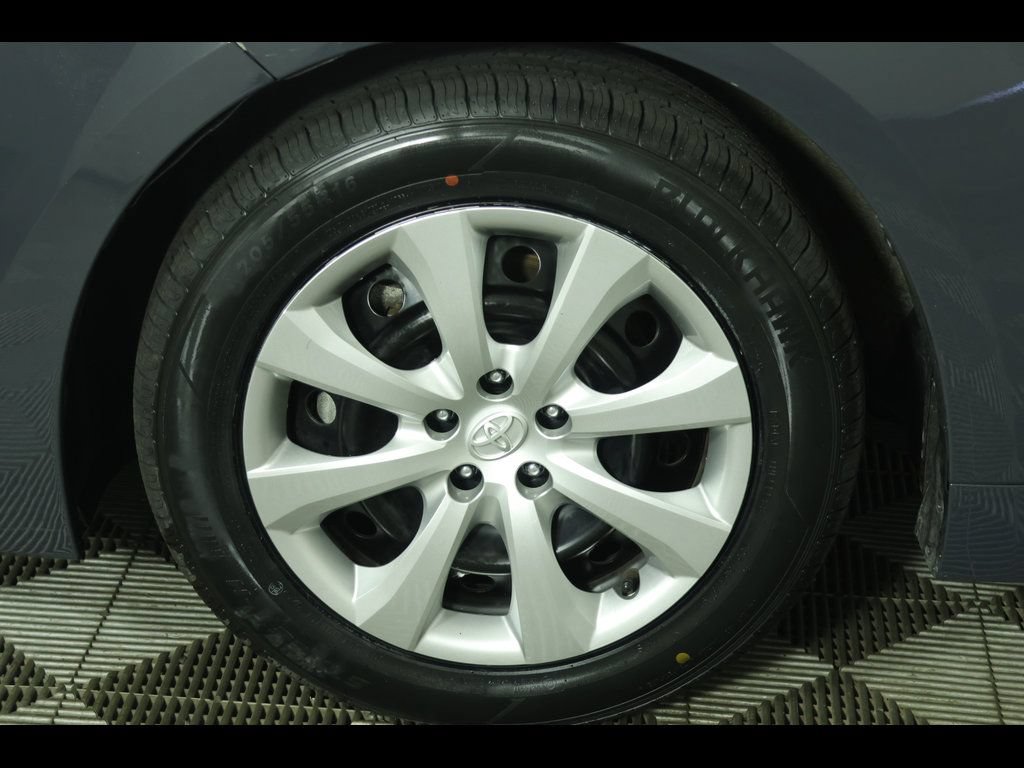 Used 2025 Toyota Corolla LE FWD image 7