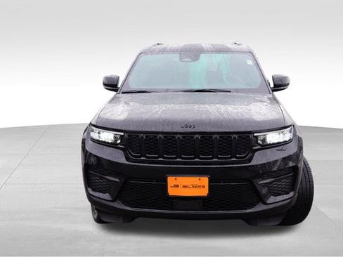 Certified 2023 Jeep Grand Cherokee Altitude image 12