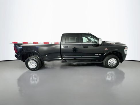 Used 2026 RAM 3500 Limited w/ Towing Technology Group AWD/4WD image 8