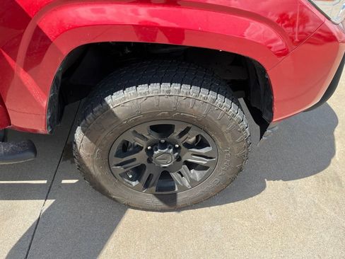 Used 2022 Toyota Tacoma SR AWD/4WD image 21