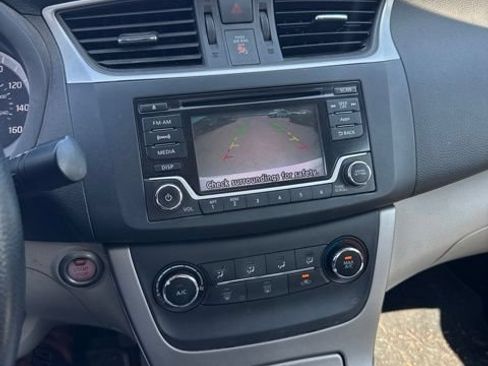 Used 2015 Nissan Sentra SV FWD image 13