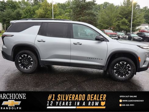 Used 2025 Chevrolet Traverse Z71 AWD/4WD image 1