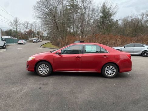Used 2014 Toyota Camry LE image 9