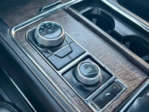 Used 2020 Ford Expedition Max Limited image 23