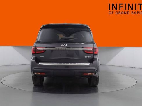 Used 2024 INFINITI QX80 Premium Select image 6