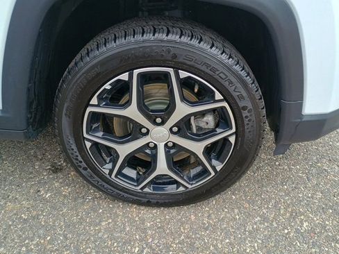 Used 2024 Jeep Compass Limited image 10