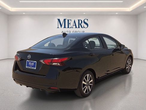 Used 2025 Nissan Versa SV FWD image 5