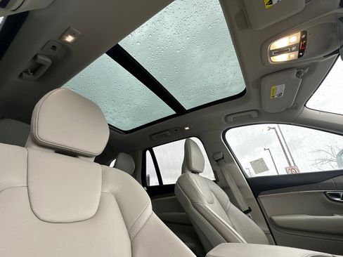 Used 2023 Volvo XC90 B6 Plus image 20