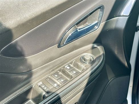 Used 2021 Buick Encore Preferred image 17