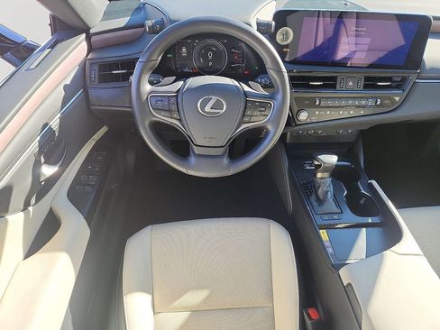 Used 2025 Lexus ES 300h w/ Premium Package image 12