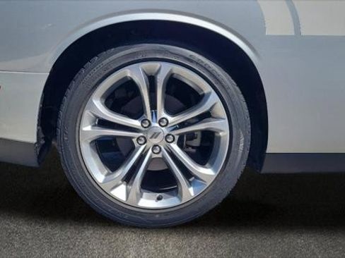 Used 2021 Dodge Challenger R/T w/ Driver Convenience Group RWD image 13