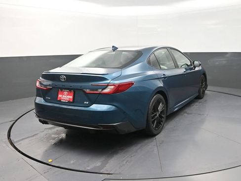 Used 2025 Toyota Camry SE FWD image 8