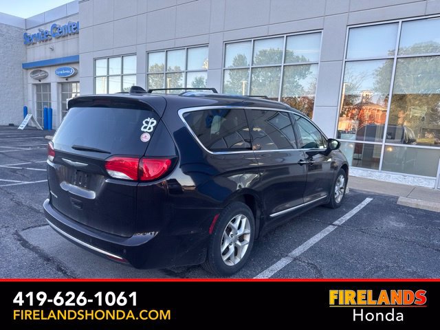Used 2017 Chrysler Pacifica Touring-L Plus w/ Tire & Wheel Group FWD image 5