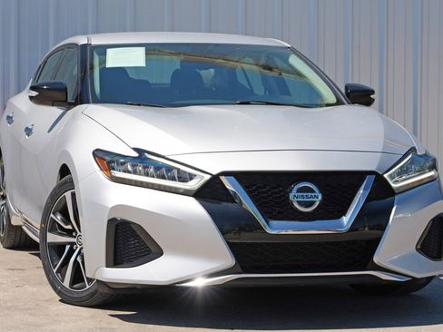 Used 2021 Nissan Maxima 3.5 SV w/ Floor Mat Group image 2