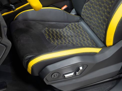 Used 2022 Lamborghini Urus image 8