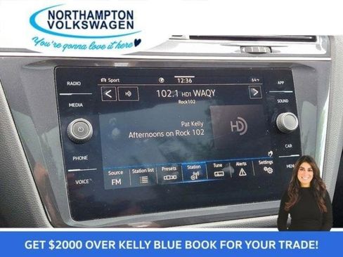 Used 2022 Volkswagen Tiguan SE w/ Panoramic Sunroof Package image 18