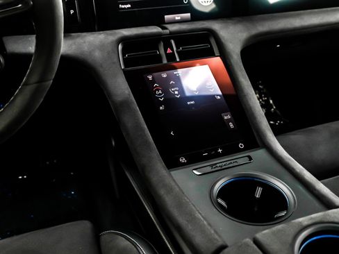 Used 2024 Porsche Taycan GTS image 6