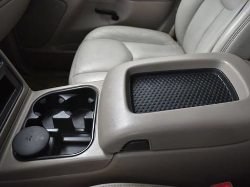 Used 2005 Chevrolet Tahoe Z71 w/ Preferred Equipment Group AWD/4WD image 13