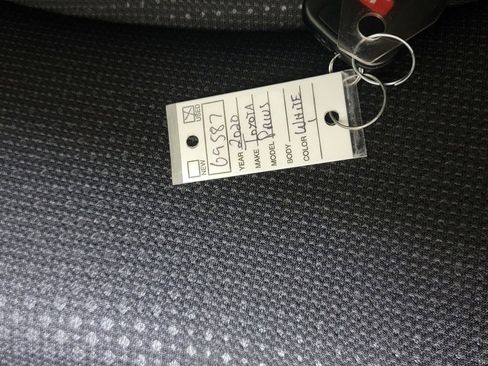 Used 2020 Toyota Prius LE image 28