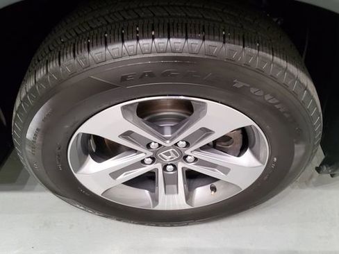Certified 2025 Honda Pilot EX-L image 42