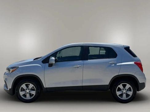 Used 2020 Chevrolet Trax LS FWD image 3
