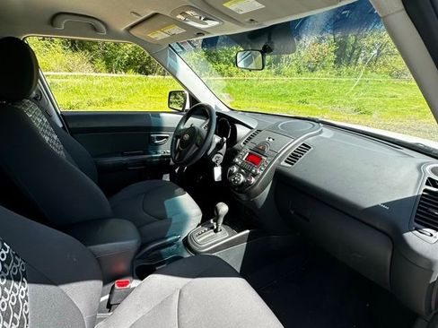 Used 2010 Kia Soul + FWD image 21