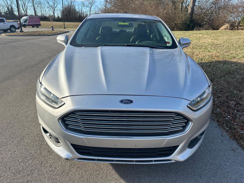 Used 2016 Ford Fusion SE w/ Equipment Group 202A image 12
