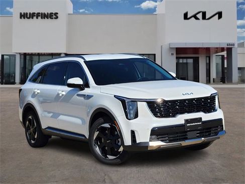 Certified 2025 Kia Sorento EX image 1