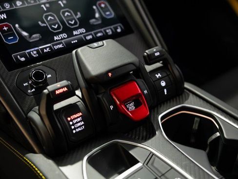 Used 2023 Lamborghini Urus Performante image 51