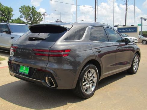 Used 2023 Genesis GV70 2.5T w/ Select Package image 8