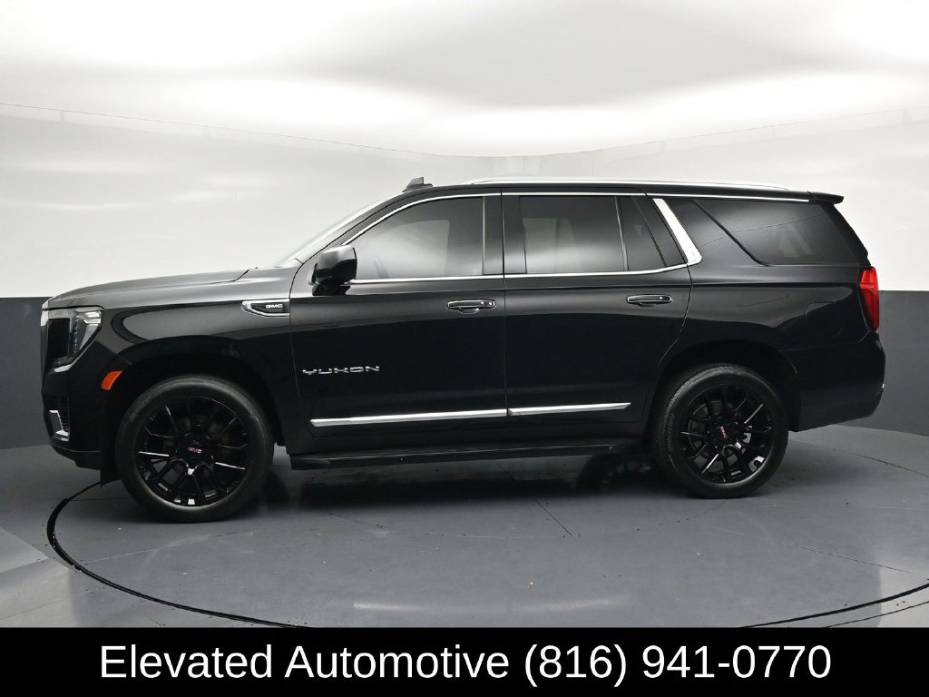 Used 2023 GMC Yukon SLT AWD/4WD image 2