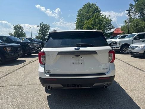 Used 2023 Ford Explorer XLT w/ Equipment Group 202A AWD/4WD image 5