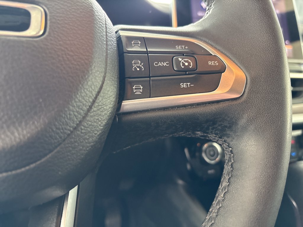 Used 2025 Jeep Compass Limited AWD/4WD image 34