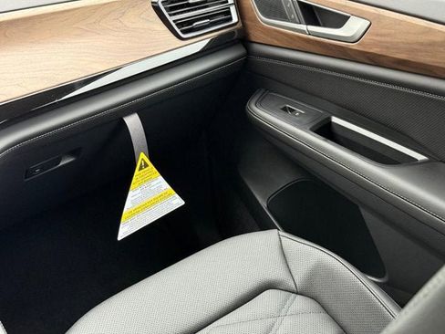 New 2026 Volkswagen Atlas SE image 11