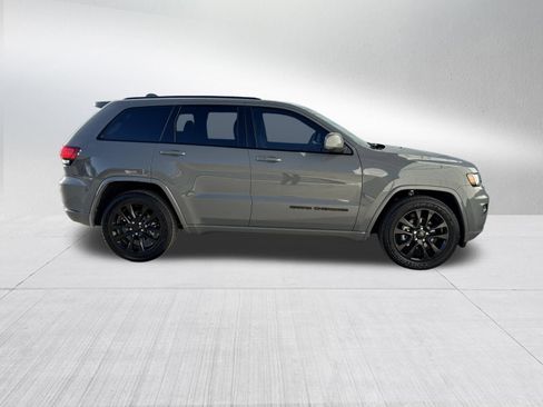 Used 2019 Jeep Grand Cherokee Altitude image 5