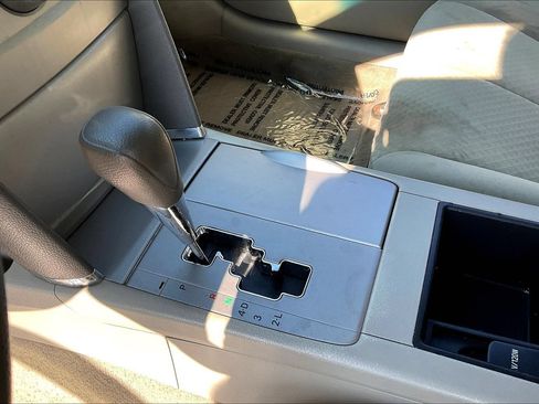 Used 2009 Toyota Camry LE FWD image 16