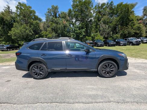 Used 2025 Subaru Outback Onyx Edition AWD/4WD image 2