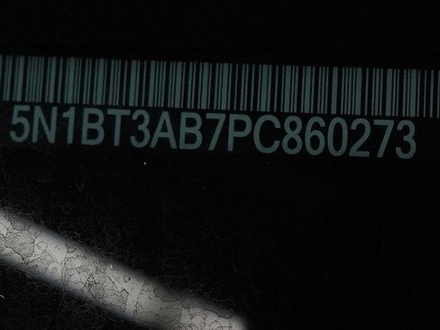 Used 2023 Nissan Rogue S image 28