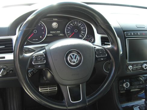 Used 2016 Volkswagen Touareg Executive image 10