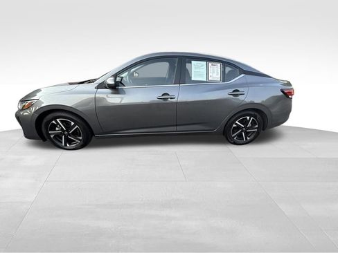 Used 2025 Nissan Sentra SV FWD image 2