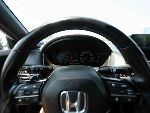 Used 2023 Honda Civic Sport image 15