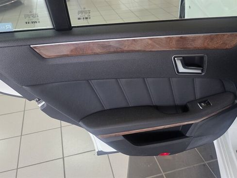 Used 2012 Mercedes-Benz E 350 4MATIC Sedan image 22