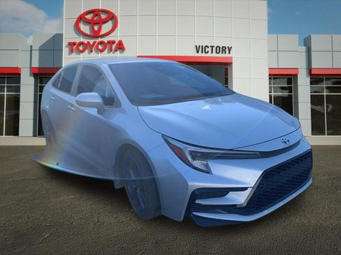 Used 2023 Toyota Corolla SE AWD/4WD image 6