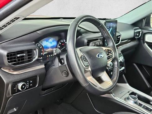 Used 2023 Ford Explorer Limited w/ Limited Technology Package RWD image 9