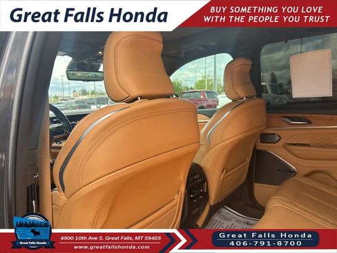 Used 2022 Jeep Grand Cherokee Summit AWD/4WD image 23