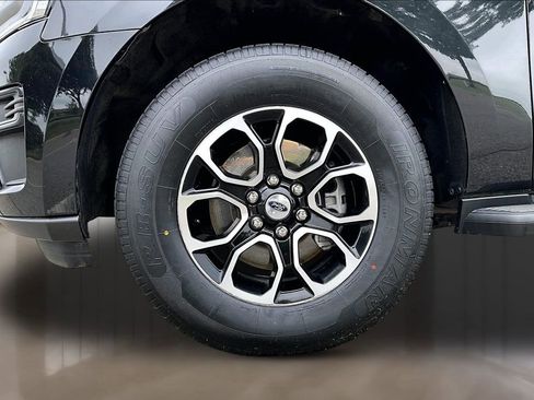 Used 2024 Ford Expedition XLT RWD image 8