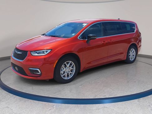 New 2026 Chrysler Pacifica Select FWD image 1