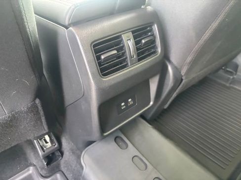 Used 2023 Nissan Rogue SV image 22