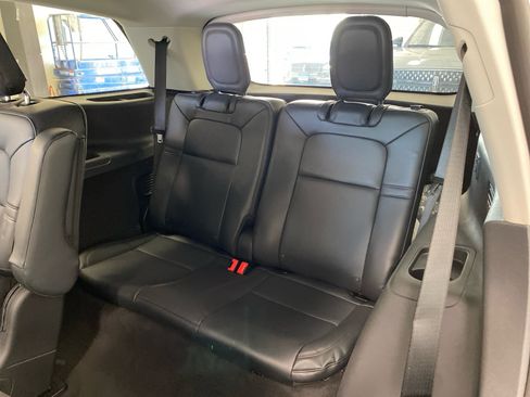 New 2026 Lincoln Aviator AWD w/ Jet Appearance Package image 10