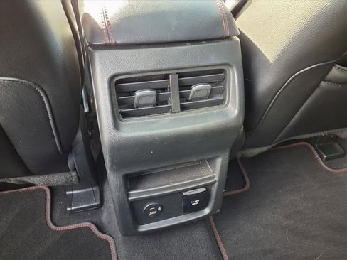 Used 2021 Ford Edge ST-Line image 10